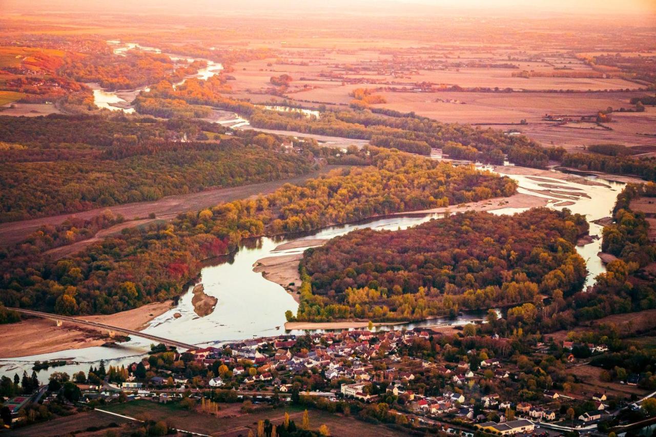 Camping Les Portes De Sancerre Сент-Сатюр Экстерьер фото