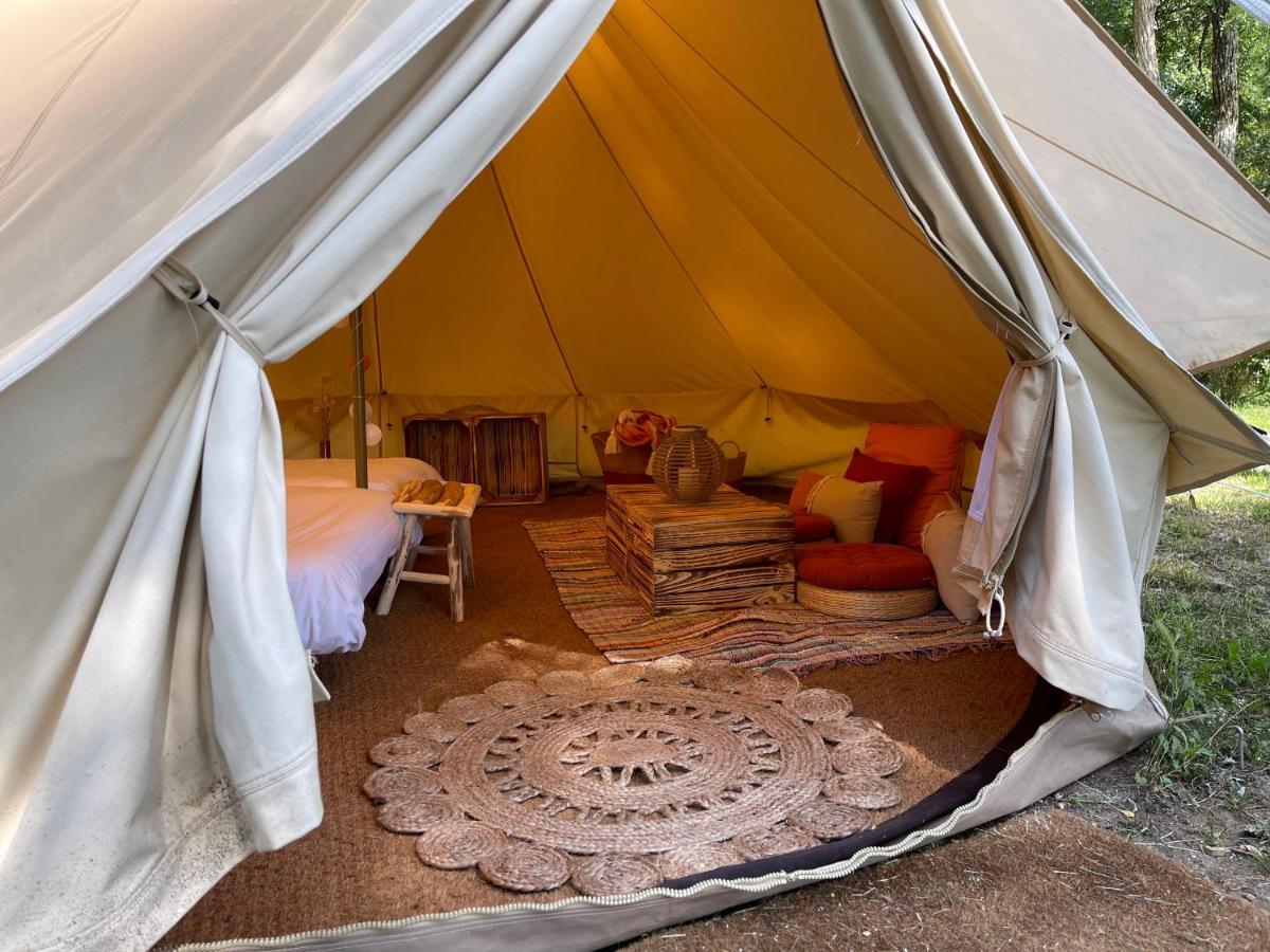 Camping Les Portes De Sancerre Сент-Сатюр Экстерьер фото